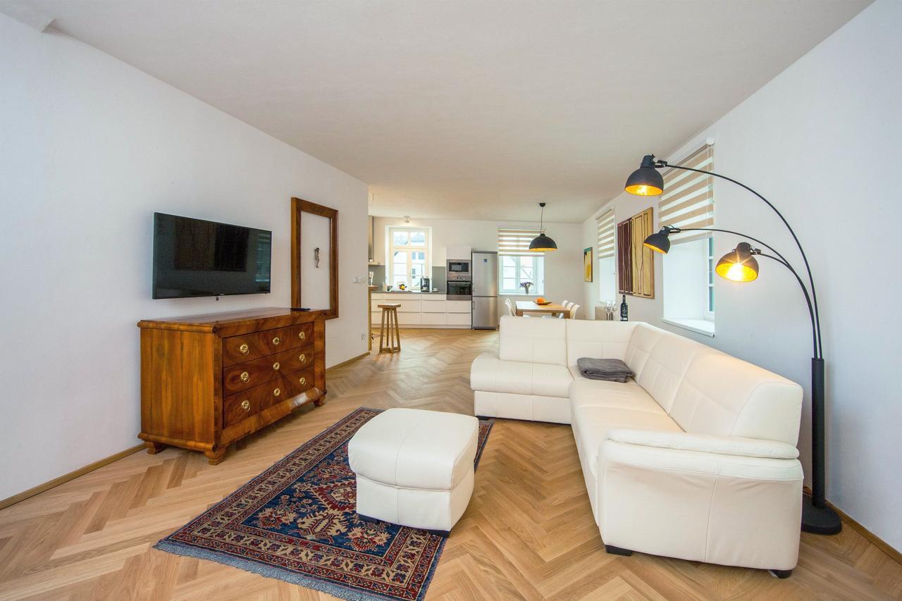 Latron 98 Apartment