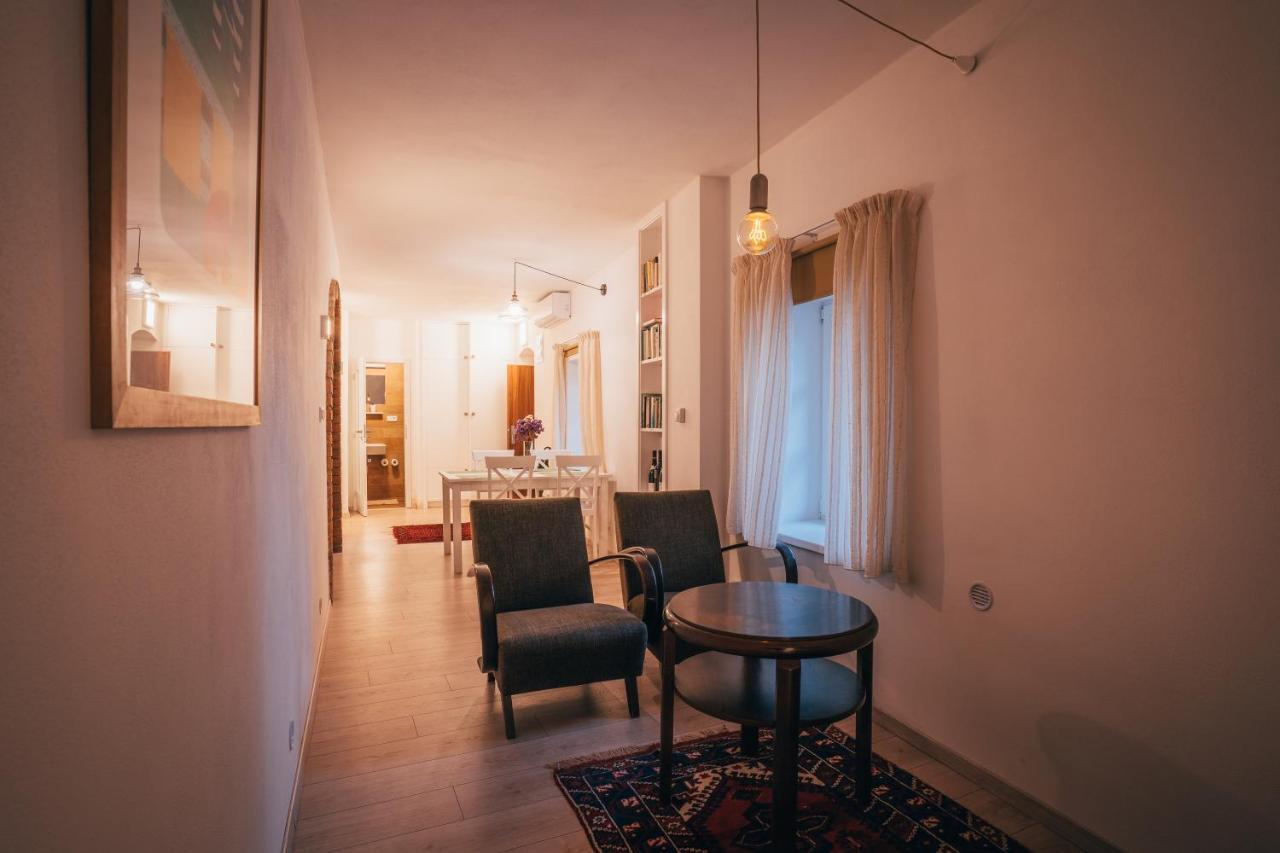 Apartment Latron 98